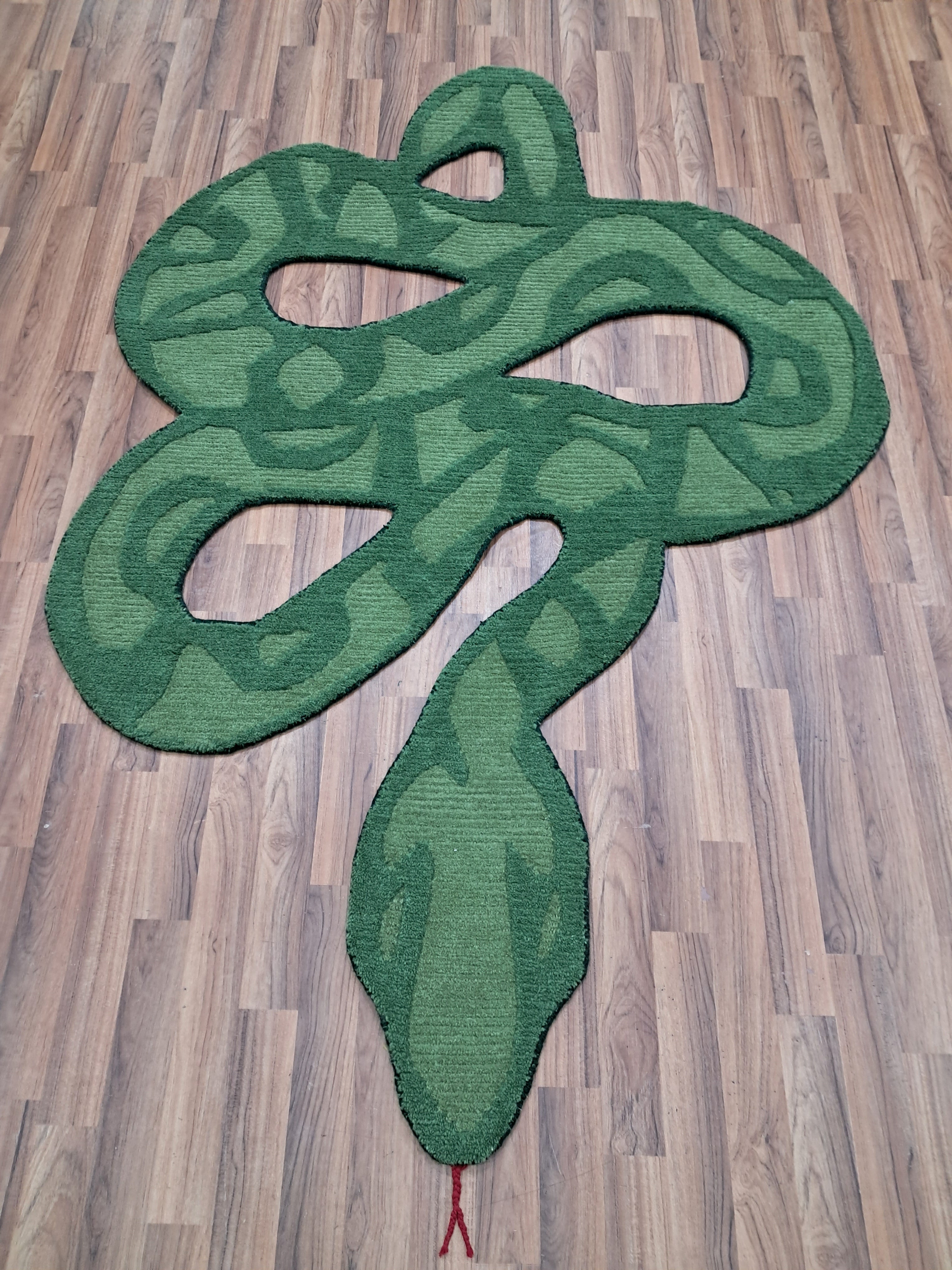 GREEN SNAKE RUG